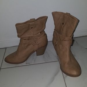 TAN COLORED HEELED BOOTS